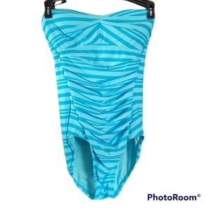 DKNY NWOT WOMEN'S ONE PIECE SWIMSUIT SIZE 4